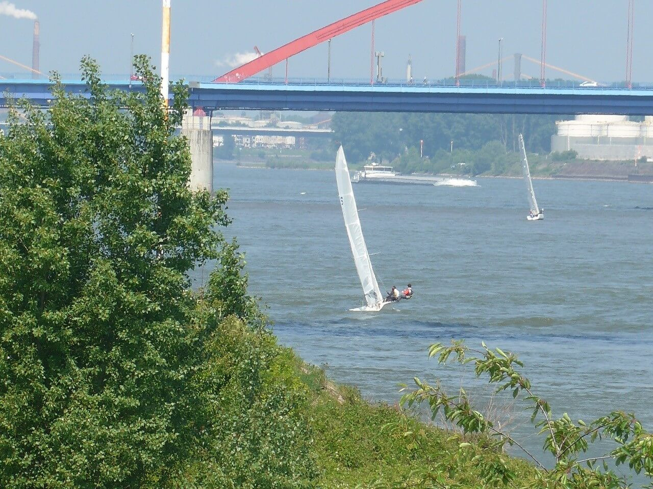 Mit der Streamline den Rhein runter.