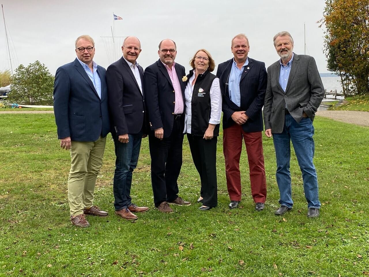 Die Verbandvositzenden Nils Kollert (Bremen), Christoph Zander (Nordrhein-Westfalen), Jan-Dirk Tenge (Schleswig-Holstein), Mona Küppers (DSV Präsidentin), Dr. Thomas Gote (Niedersachsen) und Andreas Völker (Hamburg).