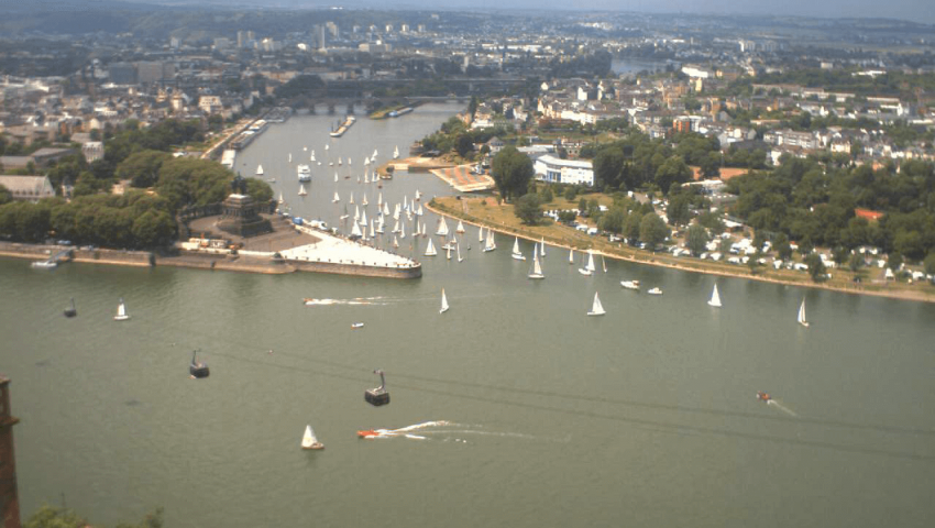 Auslaufen zum Start in Koblenz.