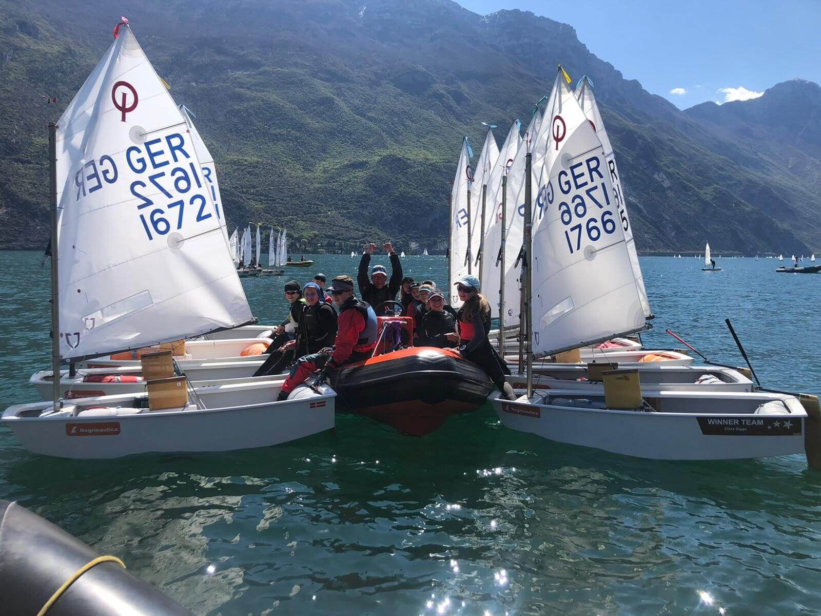 Opti-Kadergruppe Jaroslaw Blaschkiewitz SVNRW Team West Training am Gardasee. Pause der Opti-Kadergruppe Jaroslaw Blaschkiewitz.